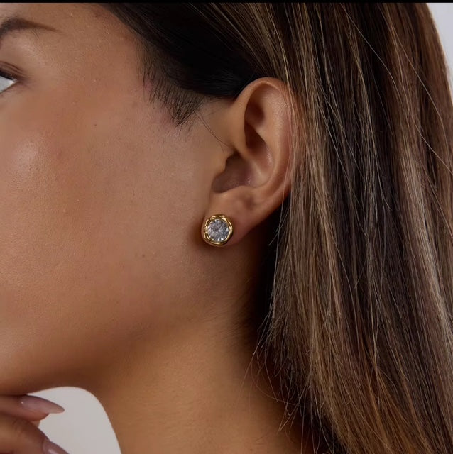 Luna Studs